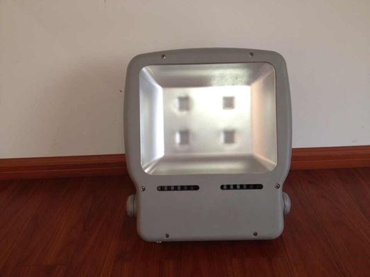 10W - 200W refrigeram as luzes de inundação exteriores brancas 3000 do diodo emissor de luz - temperatura de cor 5500K